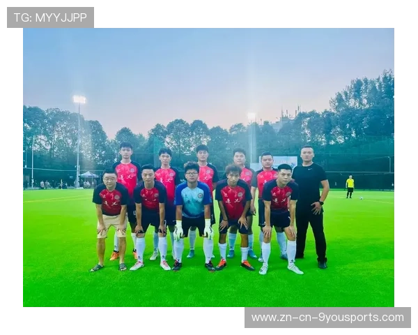 足球青训营与国际俱乐部建立交流机制互派学员，足球青训俱乐部介绍